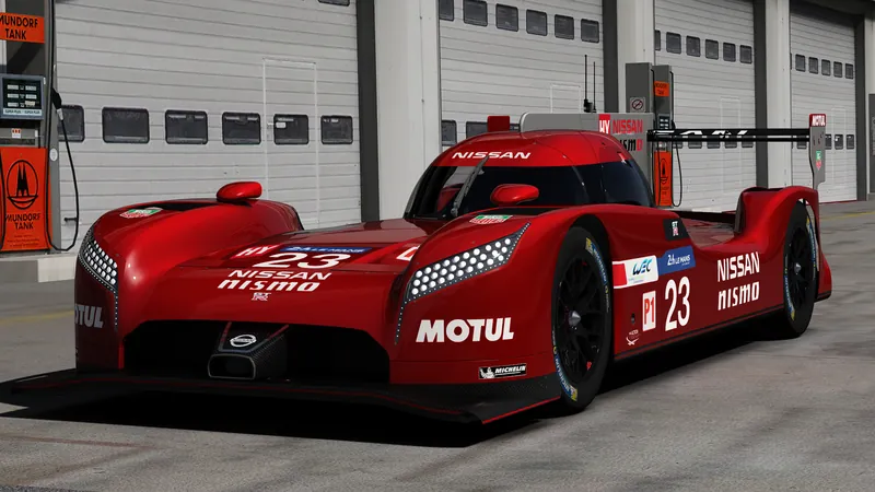 Nissan GT-R LM Nismo LMP1 in red and black livery